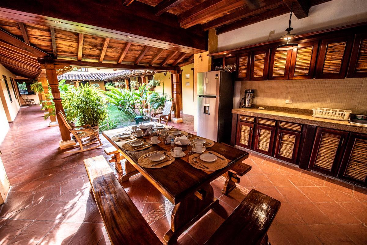 La Casa Amarilla Bed & Breakfast มอมโปส ภายนอก รูปภาพ